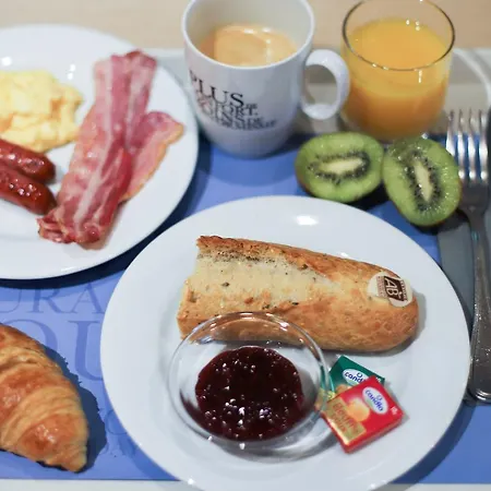 Kyriad Rouen Nord - Saint Aignan Szálloda 3*