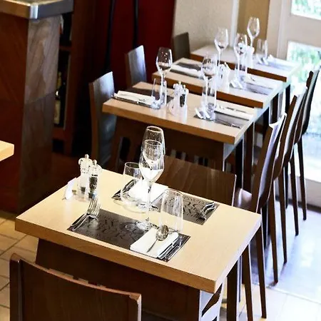 Kyriad Rouen Nord - Saint Aignan Hotel 3*